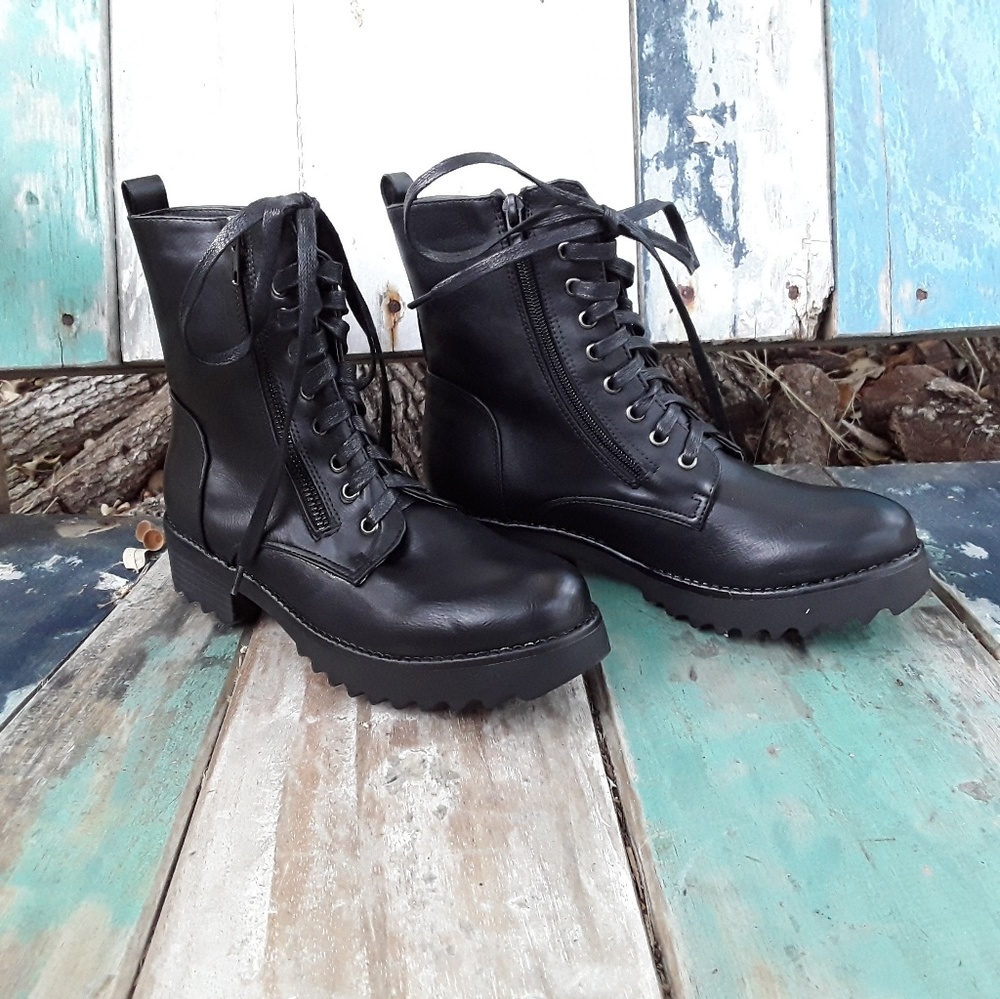 Black Man-made Pleather combat boots 7.5